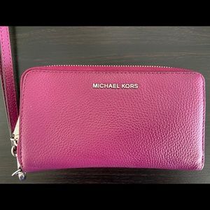 Michael Kors Large Leather Smartphone Wallet